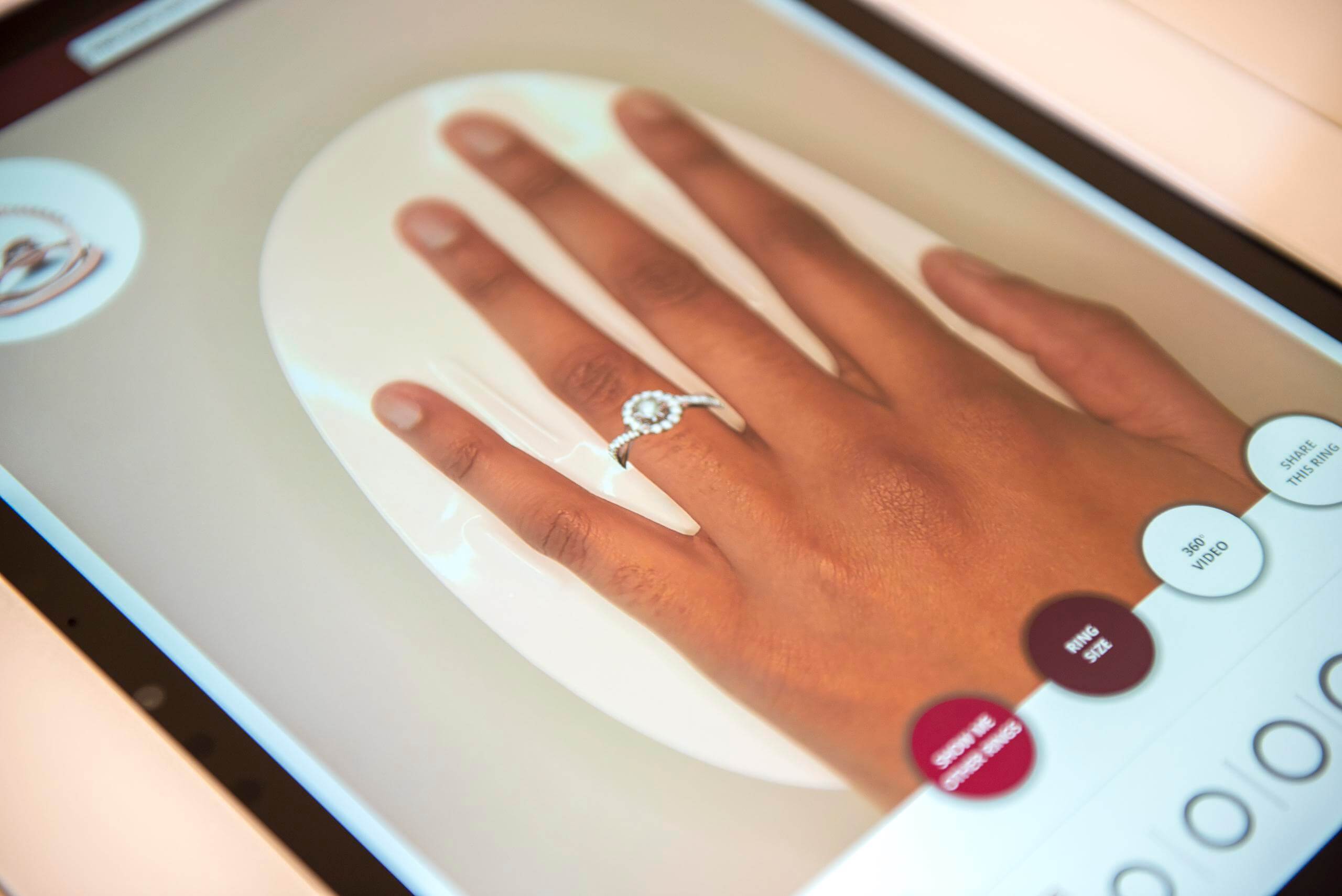 Helzberg AR Experience