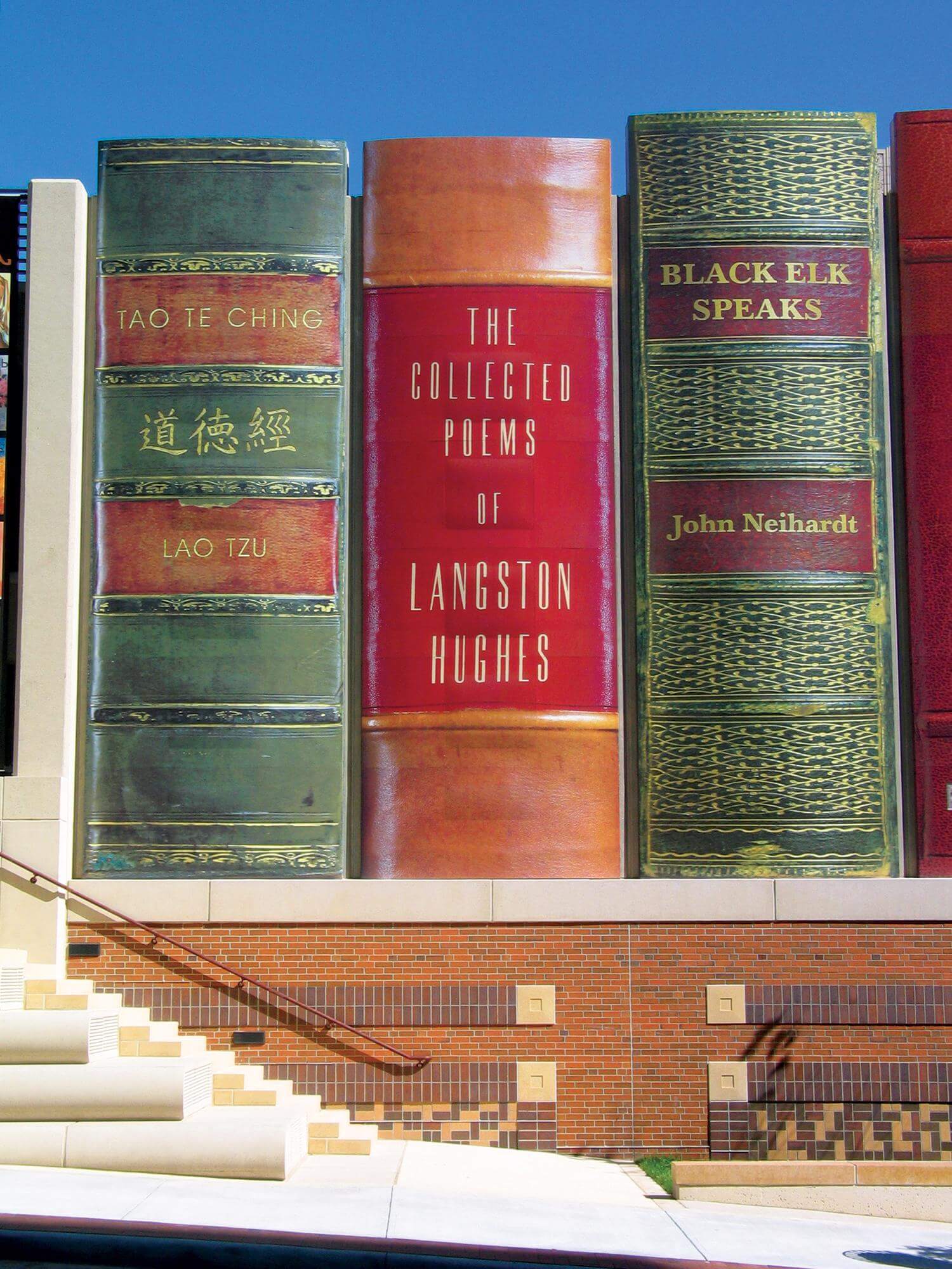 Giant-Book-Detail